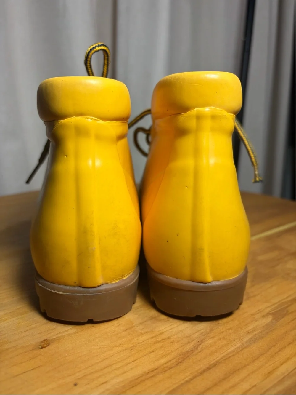 Women’s Yellow Waterproof Lace-Up Rain Boots 9M